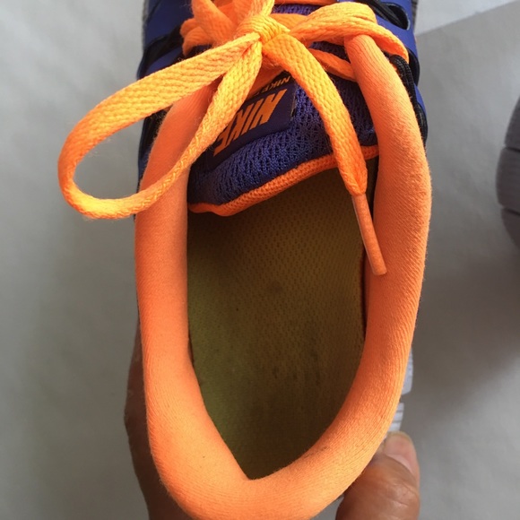 Nike Athletes Runing Shoe - Picture 5 of 11